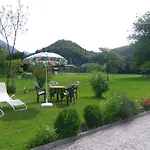 לינה וארוחת בוקר Haus Amalia 3*