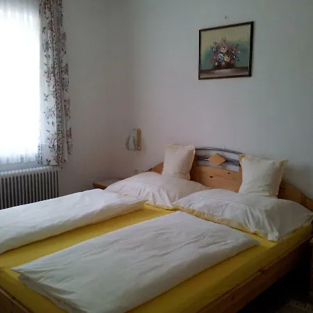 Haus Amalia Oda ve Kahvaltı Strobl