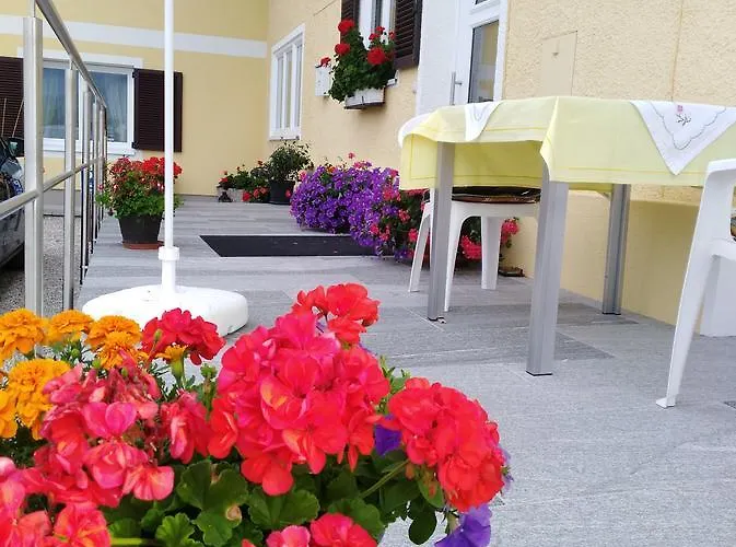 Haus Amalia Bed and breakfast Strobl